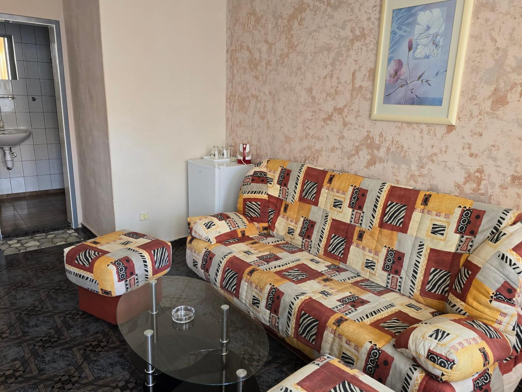 סוזופול Orion Guest House מראה חיצוני תמונה